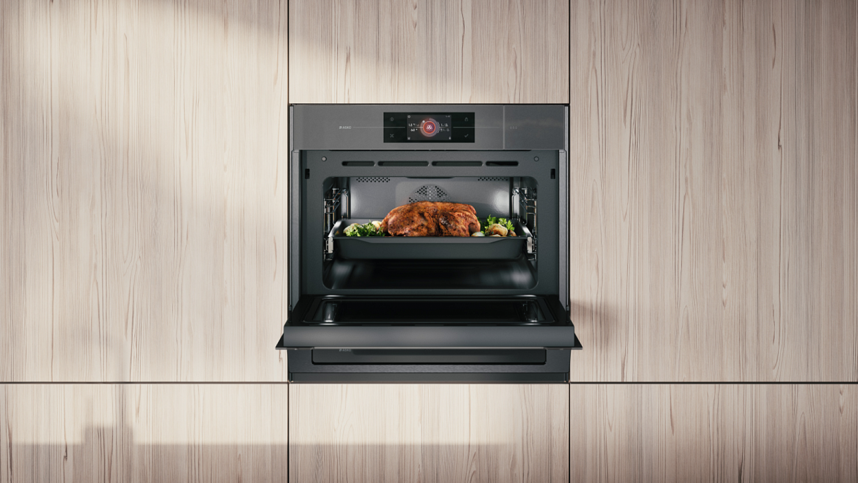 Духовой шкаф с функцией пароварки и СВЧ